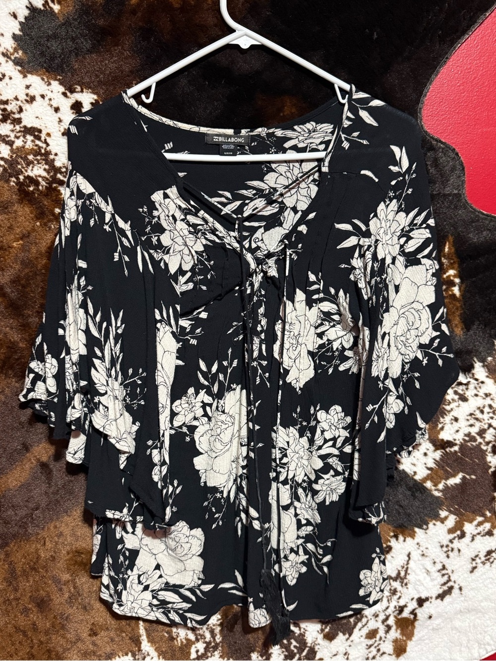 Billabong Black and Cream Floral Tie-Front Women's Blouse
